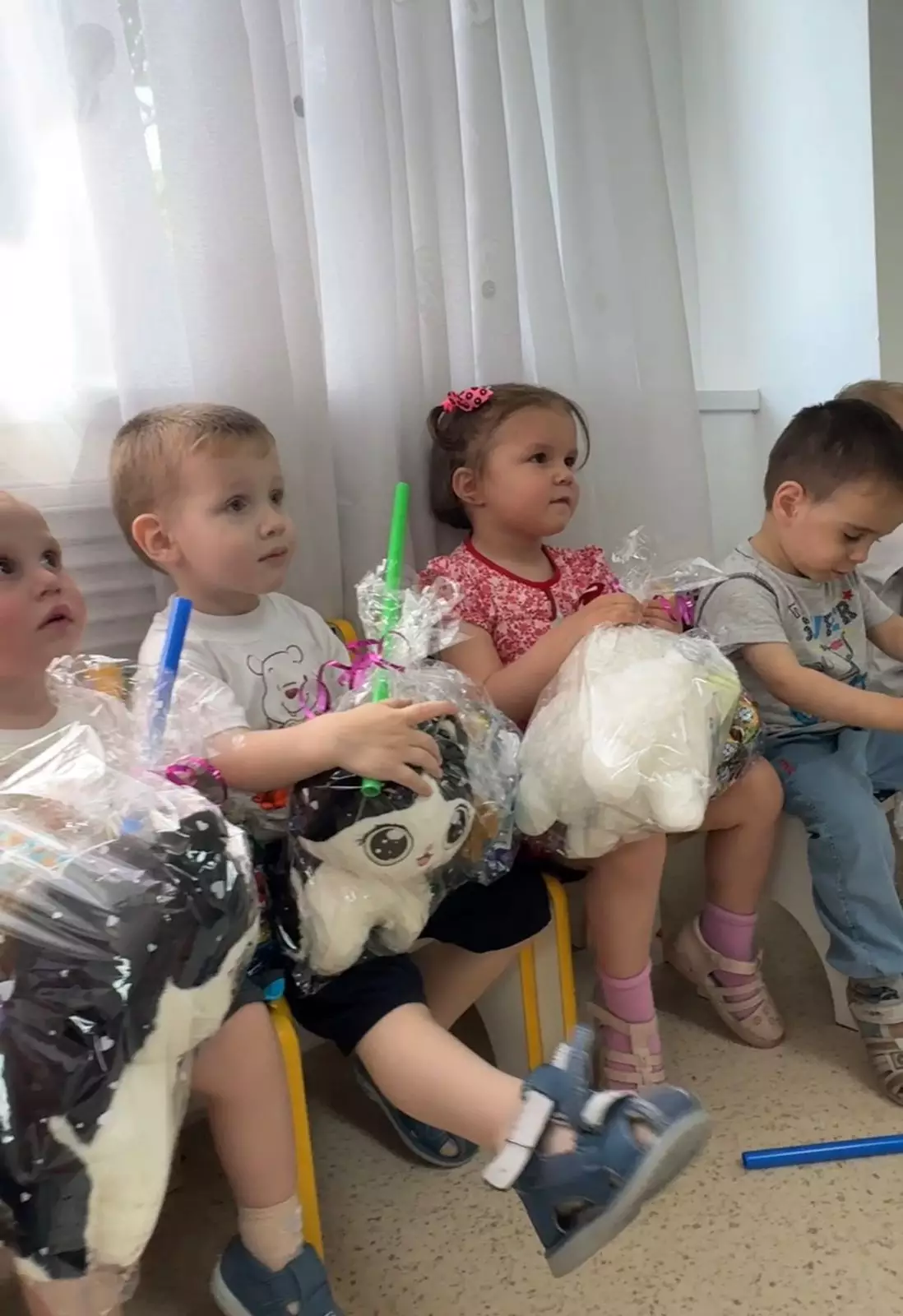 Алматының медициналық ұйымдарында Балаларды қорғау күніне орай 400-ге жуық бала құттықталды