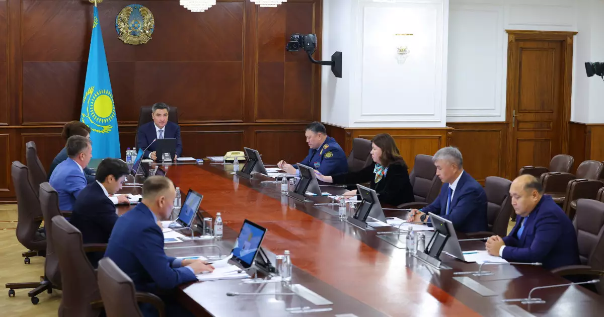  «Заң мен тәртіп»: Олжас Бектенов Есірткі қылмысына қарсы іс-қимыл жөніндегі штаб отырысын өткізді 