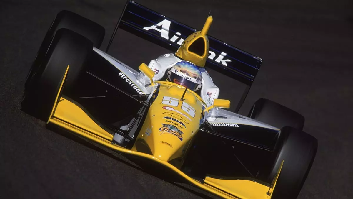 Бывший пилот IndyCar Рик Тредуэй погиб в аварии на мотоцикле в возрасте 56 лет.