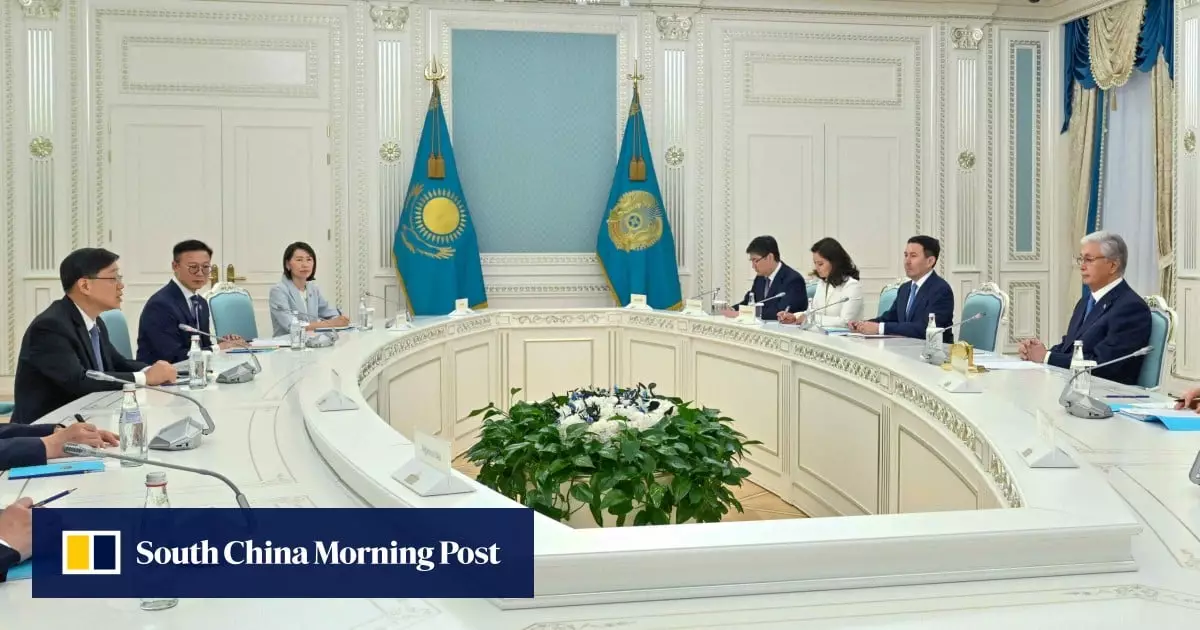 Глава Гонконга Джон Ли призвал лидеров и компании Казахстана активнее использовать преимущества Гонконга для развития взаимовыгодного сотрудничества.