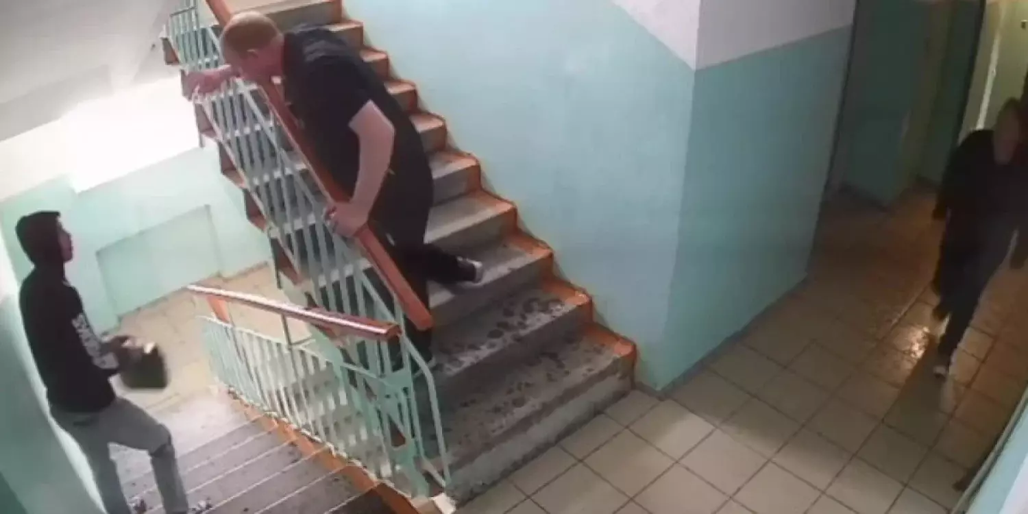 Павлодарда ер адам біреудің пәтерін өртеп жібере жаздады (ВИДЕО)