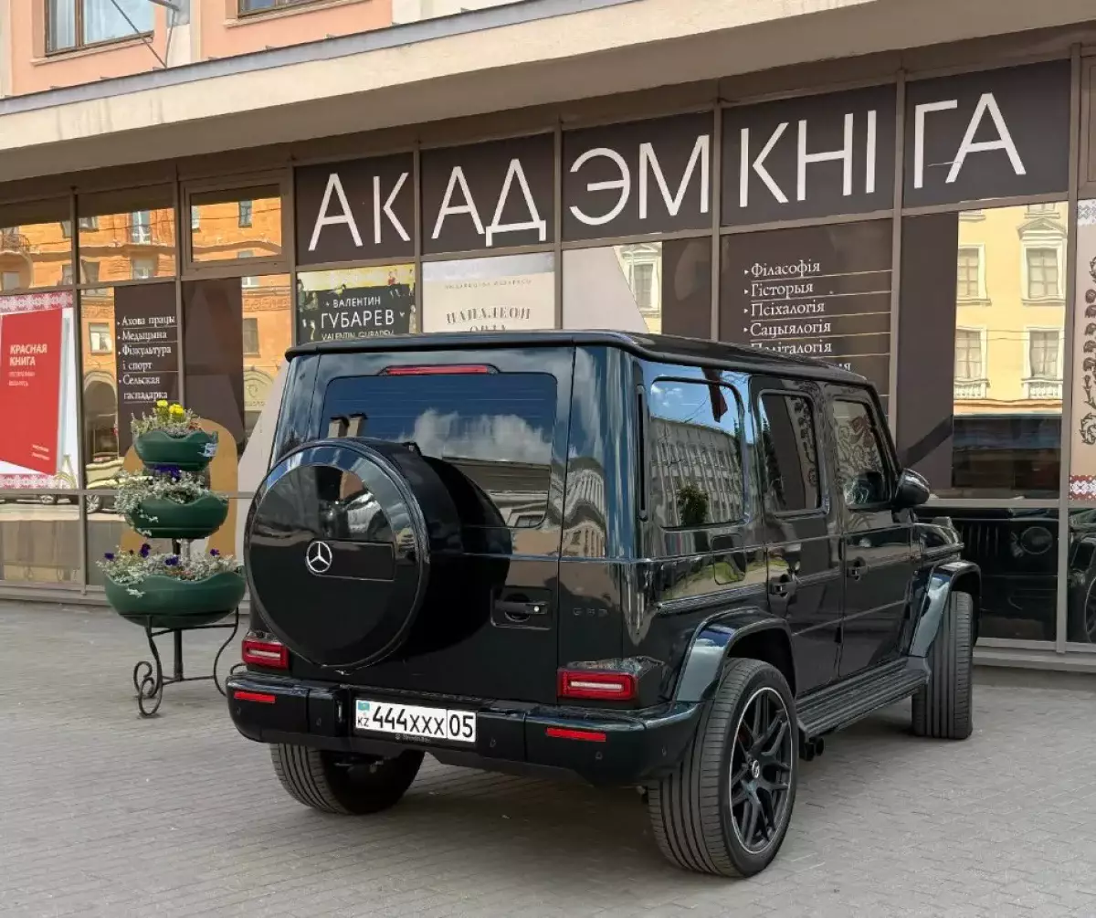Скандал в Минске: наглый водитель из Казахстана взбесил пользователей соцсетей