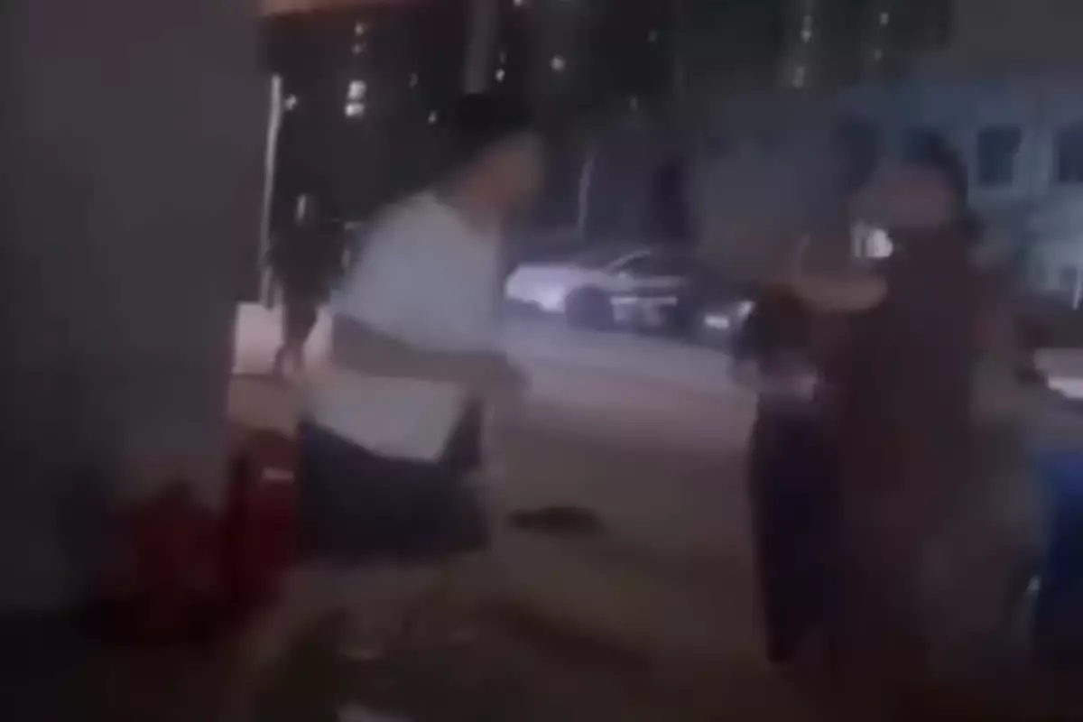 Казахстанца задержали в Китае после смертельной драки — родственники говорят о самообороне