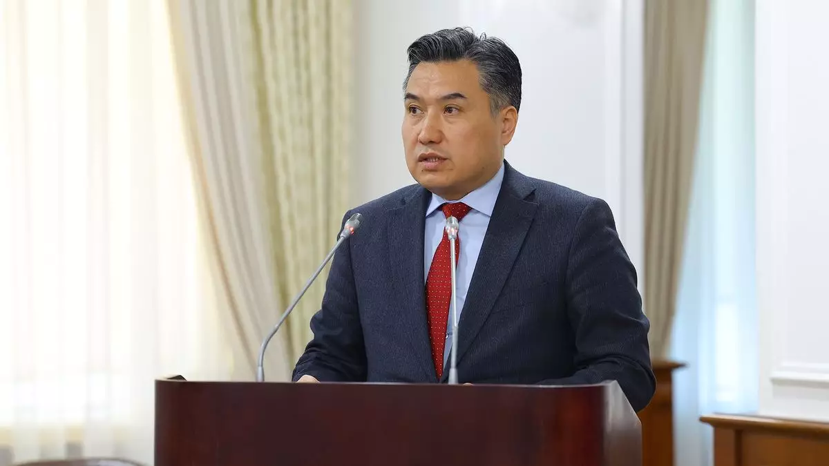 Министр труда Аскарбек Ертаев доволен зарплатой в 1,2 млн тенге