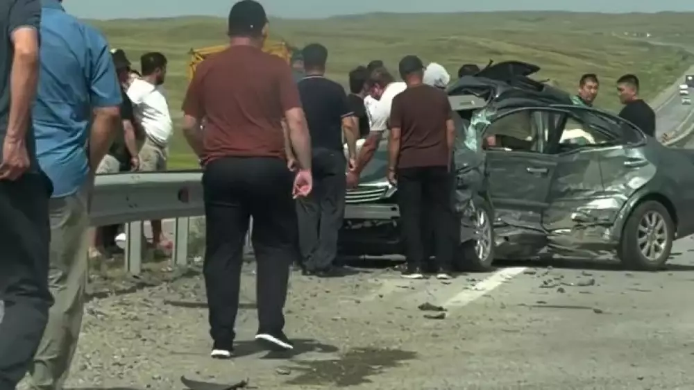 Қордай маңында Lexus пен Tank 500 жантүршігерлік жол апатына ұшырады - видео