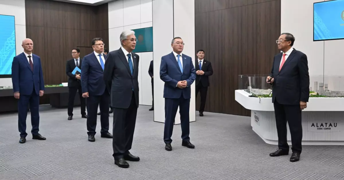  Қасым-Жомарт Тоқаев Алатау қаласының даму барысымен танысты 