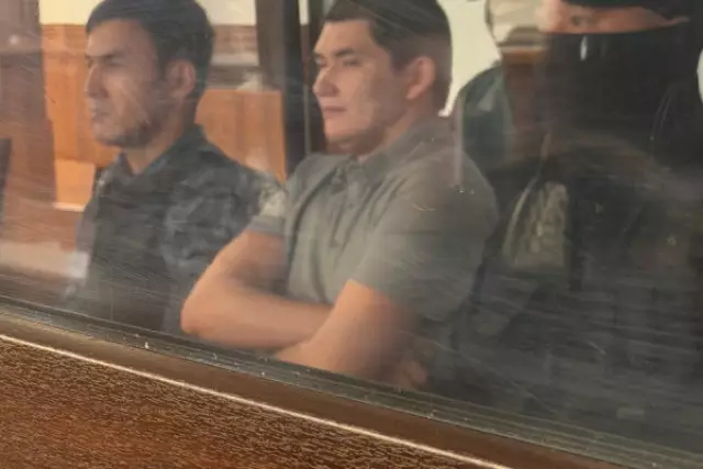 "Қан ізі бар балта қайдан шықты?": Сәрсемәлиев сотында күтпеген тың дерек айтылды