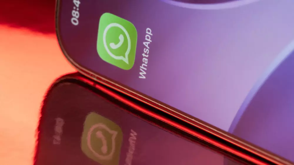 WhatsApp пайдаланушыларға алаяқтар туралы ескерте бастайды