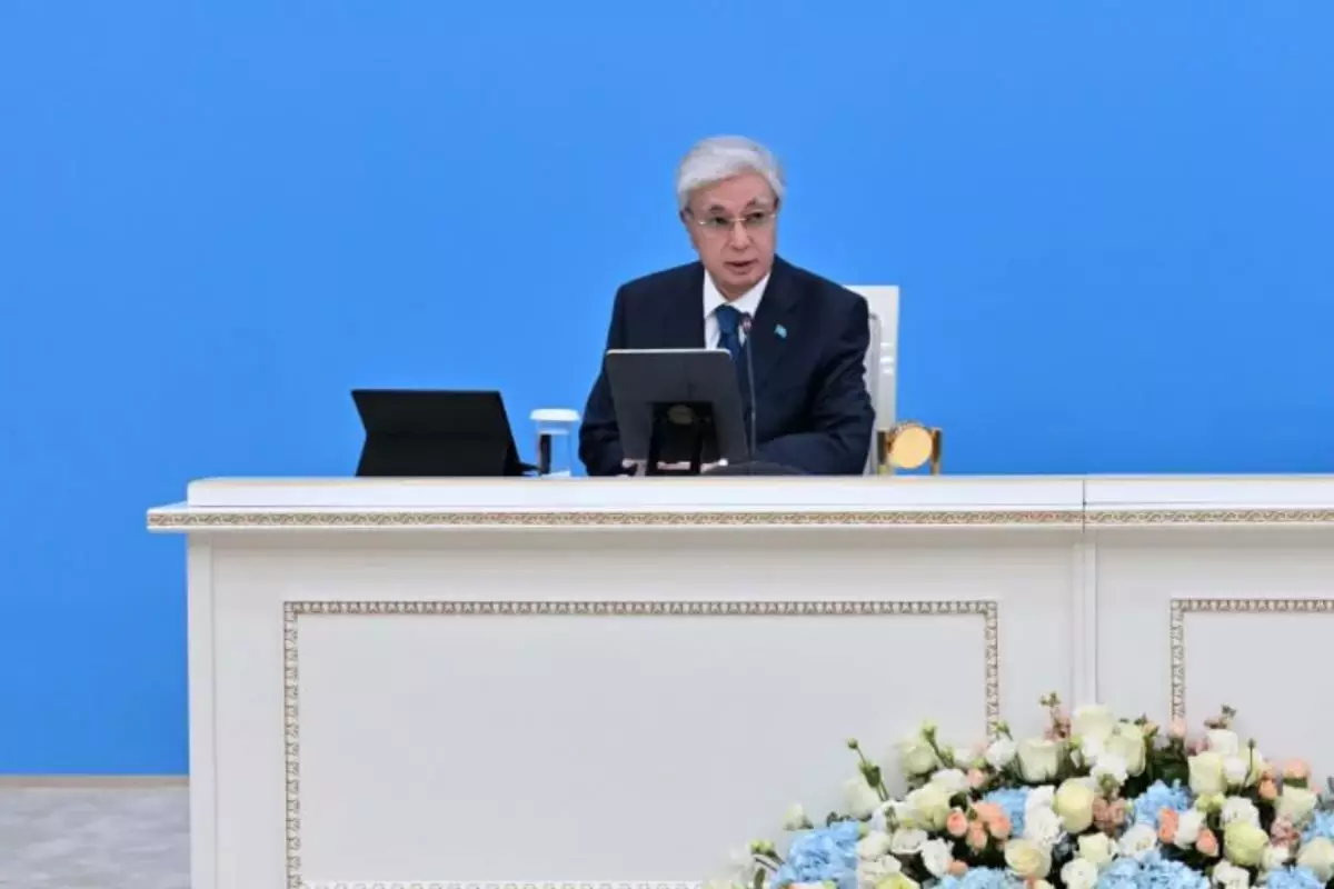 “Заң мен тәртіпті құрметтеу - жауапкершілік сезімі жоғары азаматтарға тән": Тоқаев елді "Штрафстан" деп сынайтындарға жауап берді