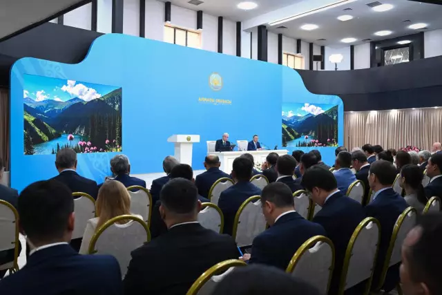 «Бозымбаев пен Сұлтанғазиевтің тарапынан жіберілген олқылық»: Президент Alatau Smart-City жайында сөз етті