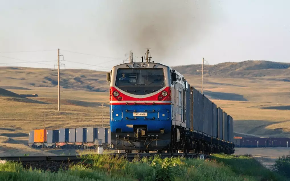 Пассажиры в Казахстане смогут отслеживать движение поездов в реальном времени
