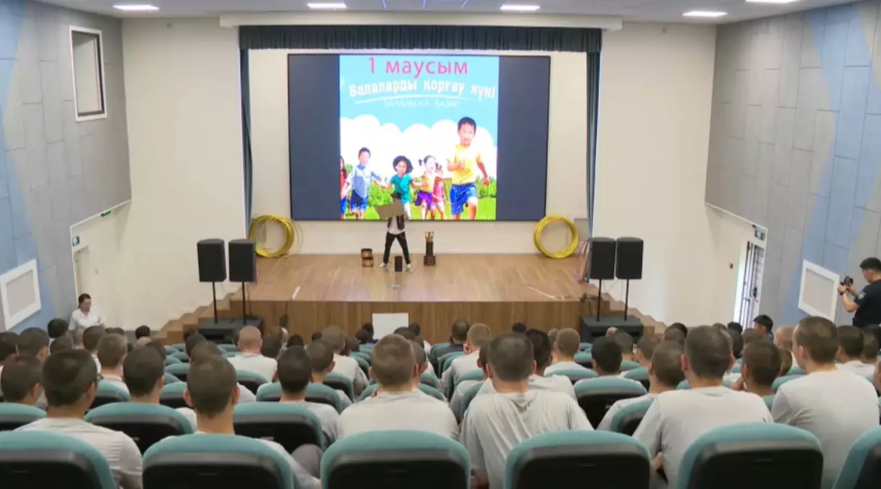 Алматыда колониядағы жасөспірімдер цирк тамашалады 