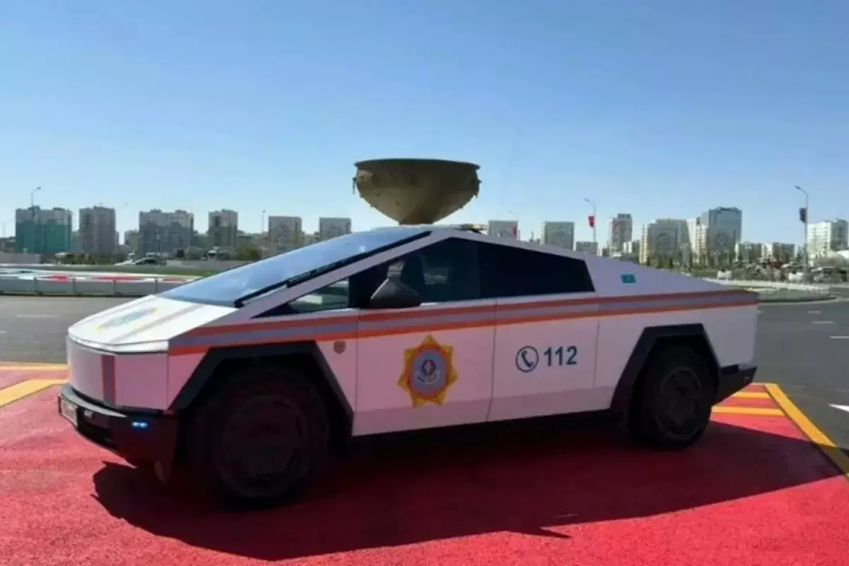 Казахстан расширяет парк аварийных Cybertruck после успешных полевых испытаний.