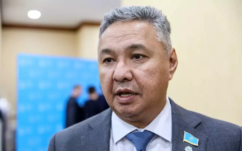 Отказ от собственных слов: Почему Азат Перуашев передумал называть Казахстан «Штрафстаном»?
