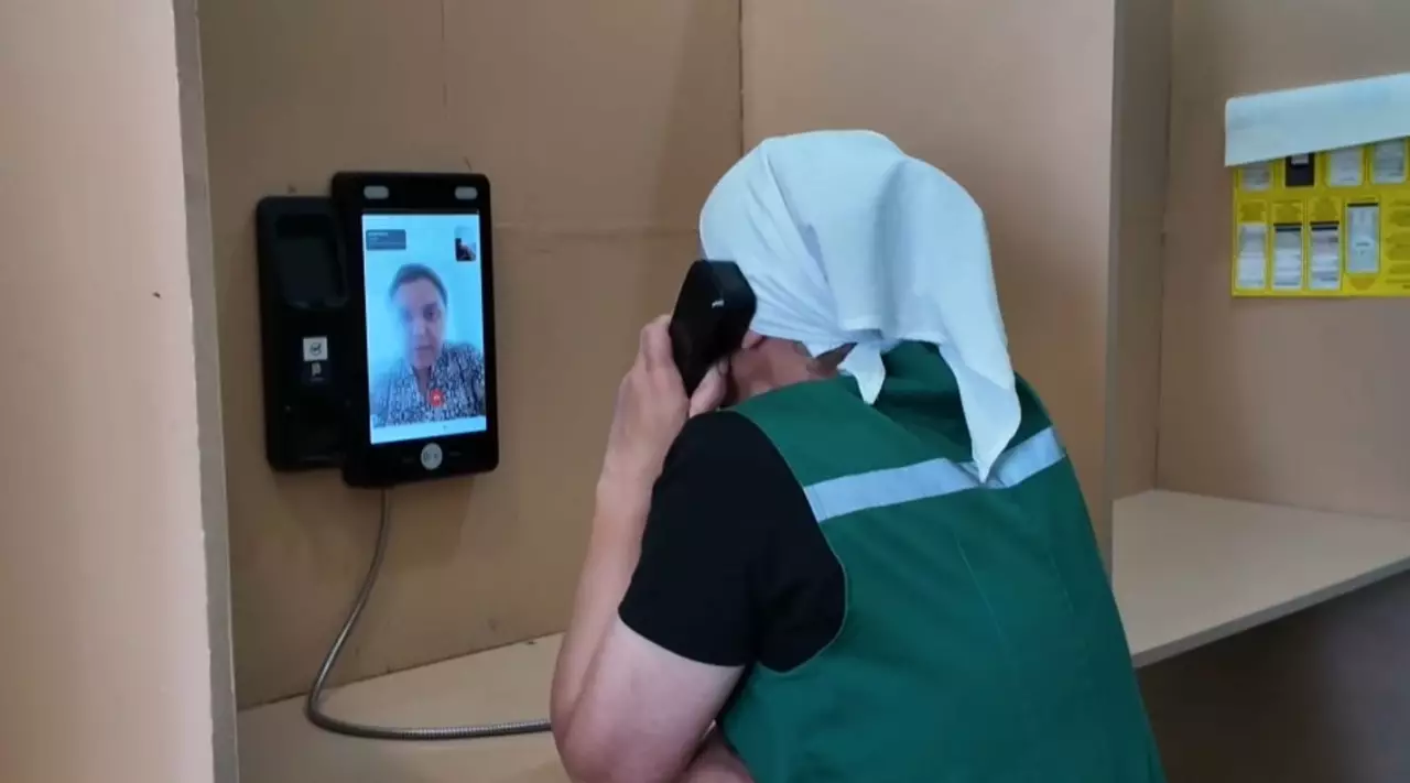 В системе УИС устанавливают видеотаксофоны