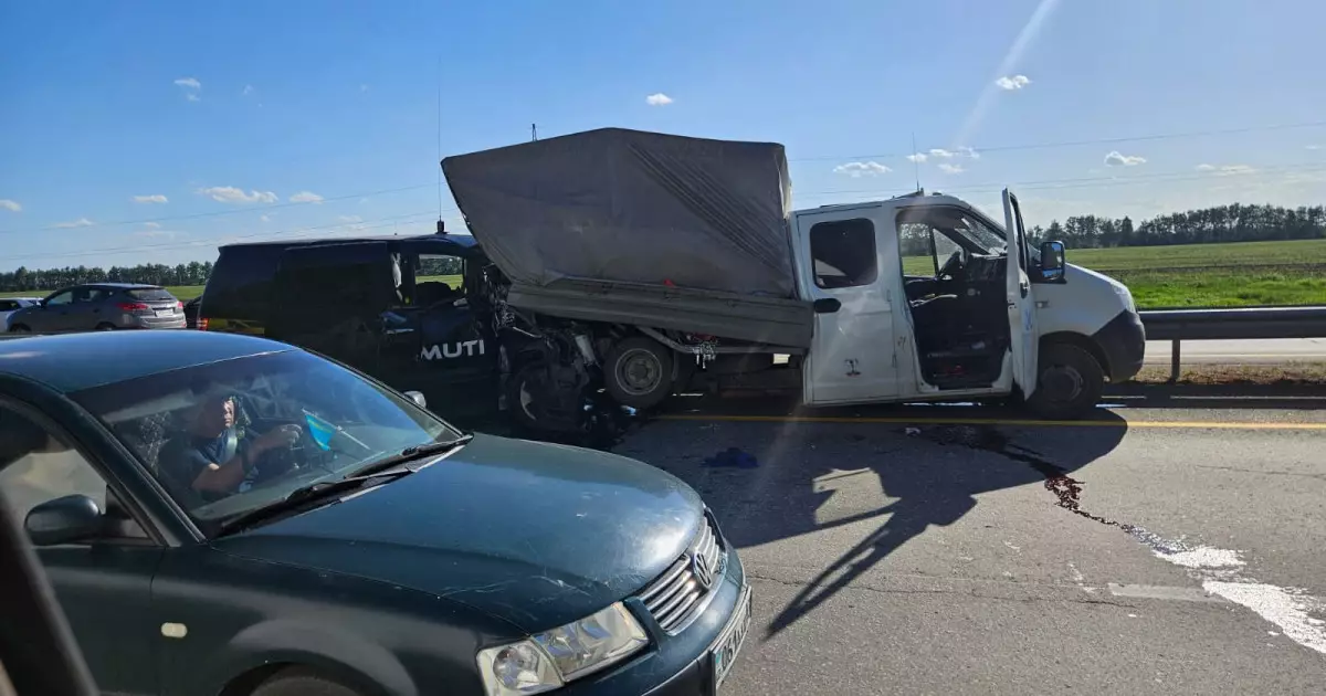   Бурабай маңындағы тасжолда екі көлік соқтығысып, бес адам зардап шекті   