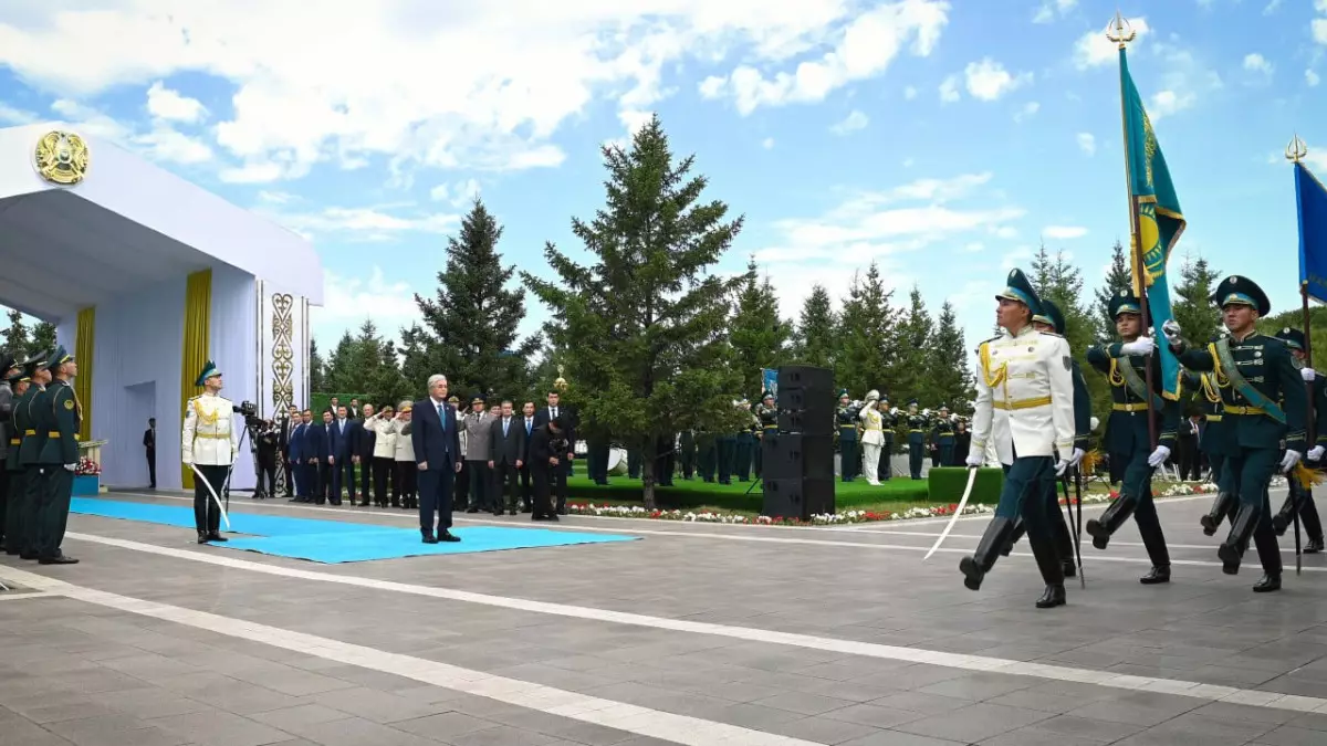 Мемлекет басшысы елордада Ту көтеру рәсіміне қатысты