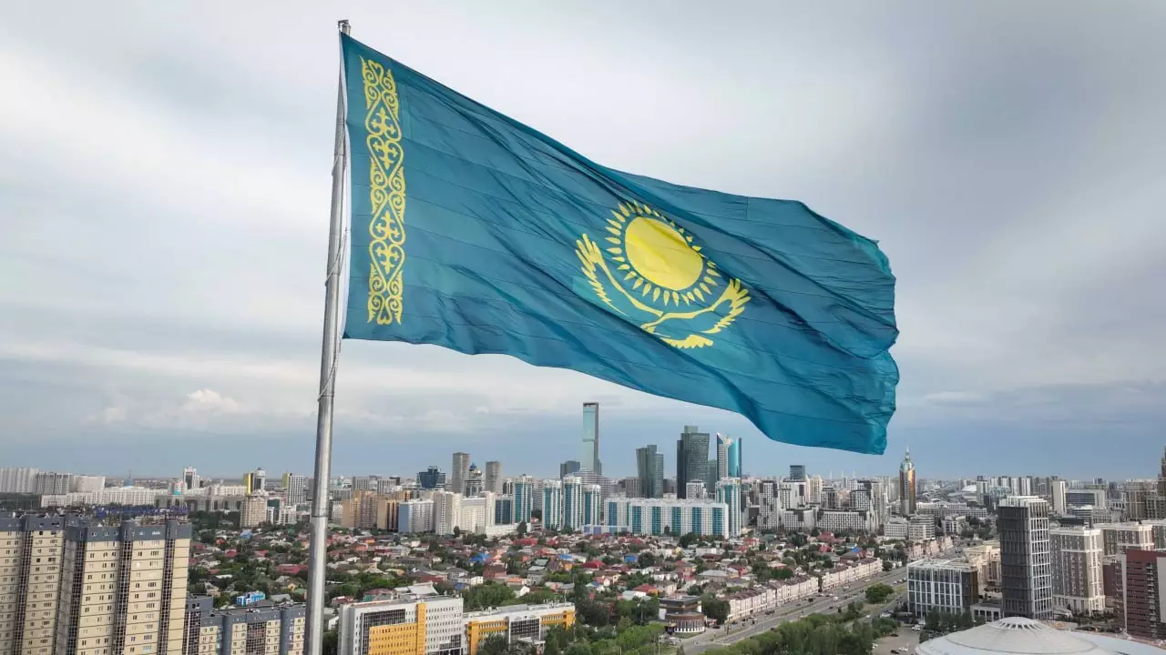 Мемлекеттік рәміздер күніндегі ерекше өзгеріс: Әскери оқу орнының түлектеріне алғаш рет қандай атақ берілді
