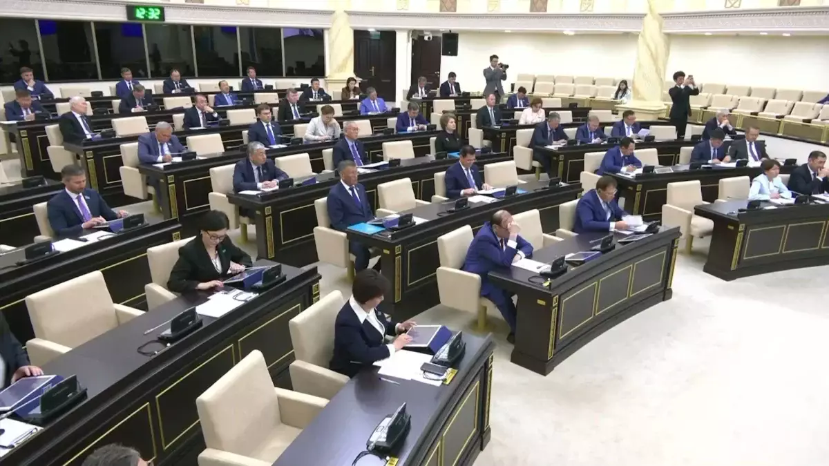 Қазақстанда Конституцияға сәйкес 77 заң мен кодекс жаңартылады