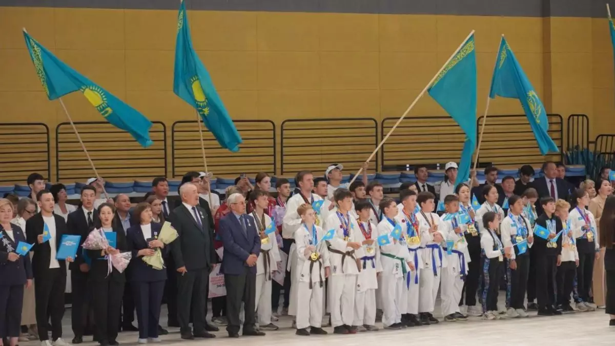 Ақмолалықтар Мемлекеттік рәміздер күнін салтанатты түрде атап өтті