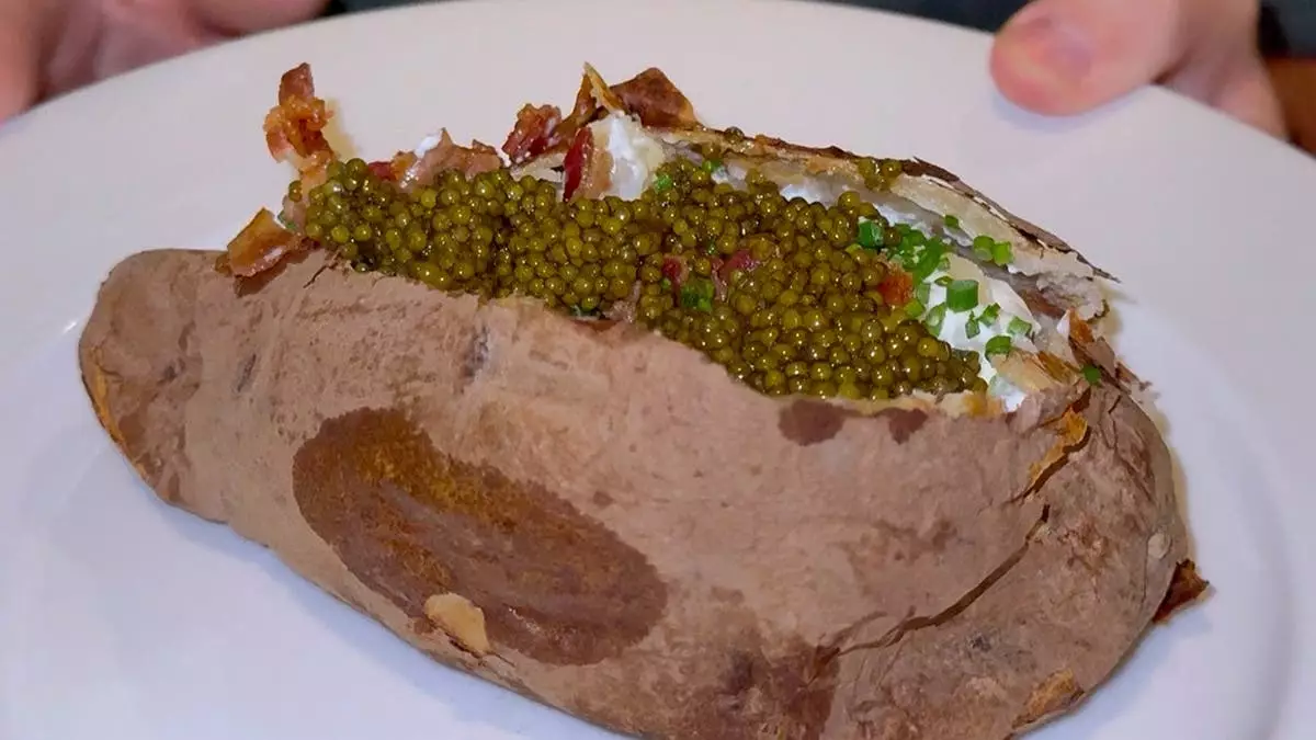 Картофель за 97 долларов в ресторане Марты Стюарт оказался настолько вкусным, что один посетитель заказал его дважды.