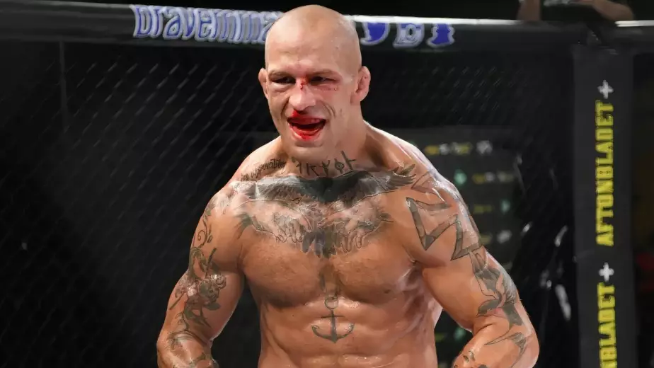 UFC уволил бойца после снятия с боя с чемпионом лиги из Казахстана