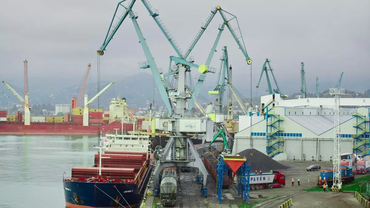 Казахстан раскрыл ключевые показатели грузооборота Батумского морского порта.