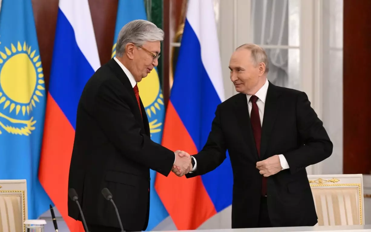 Владимир Путин выразил благодарность Касым-Жомарту Токаеву за поддержку русского языка в Казахстане.