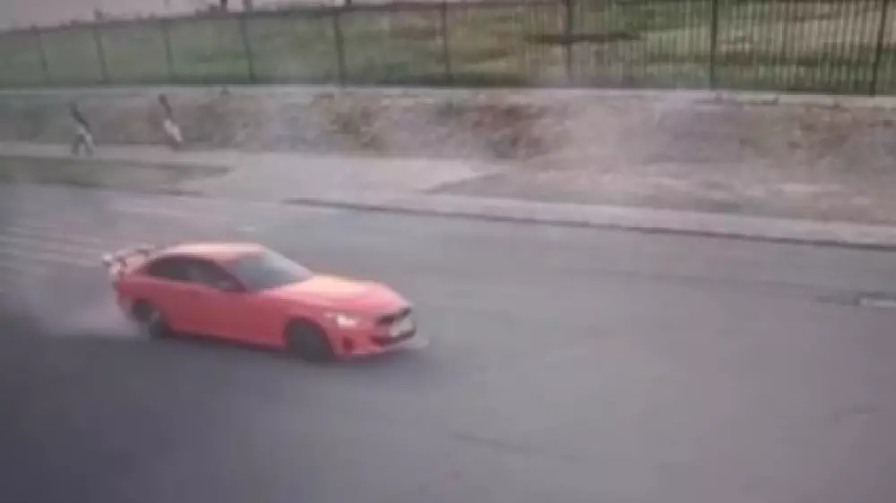 В Астане иностранец на BMW устроил опасное “дрифт-шоу“ и был наказан - видео