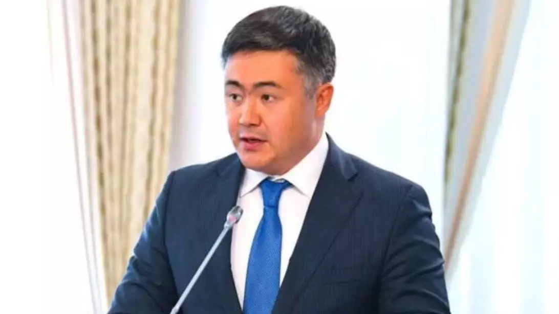  Базалық мөлшерлеме төмендеді, енді теңге де әлсірей ме? Ұлттық банк төрағасы пікір білдірді 