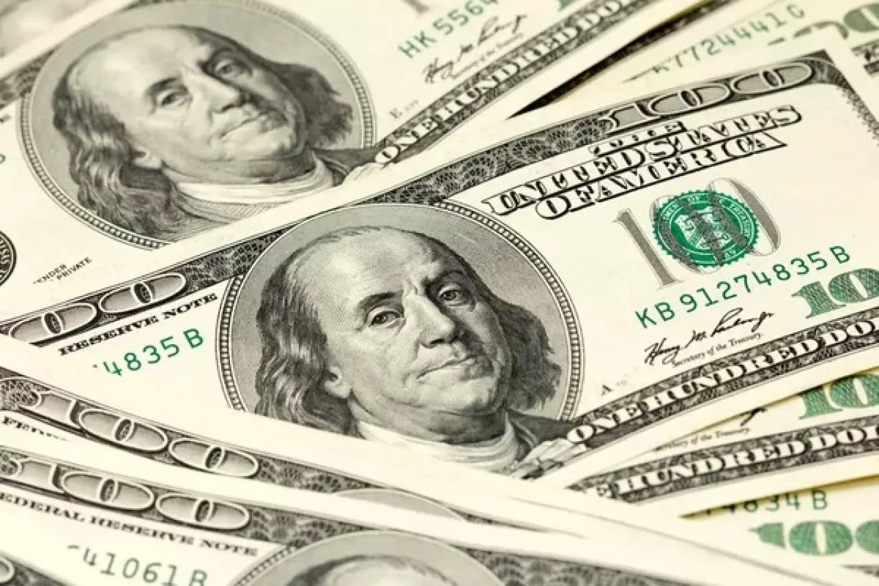 Доллар рвется к 500? Американская валюта снова подскочила на бирже KASE