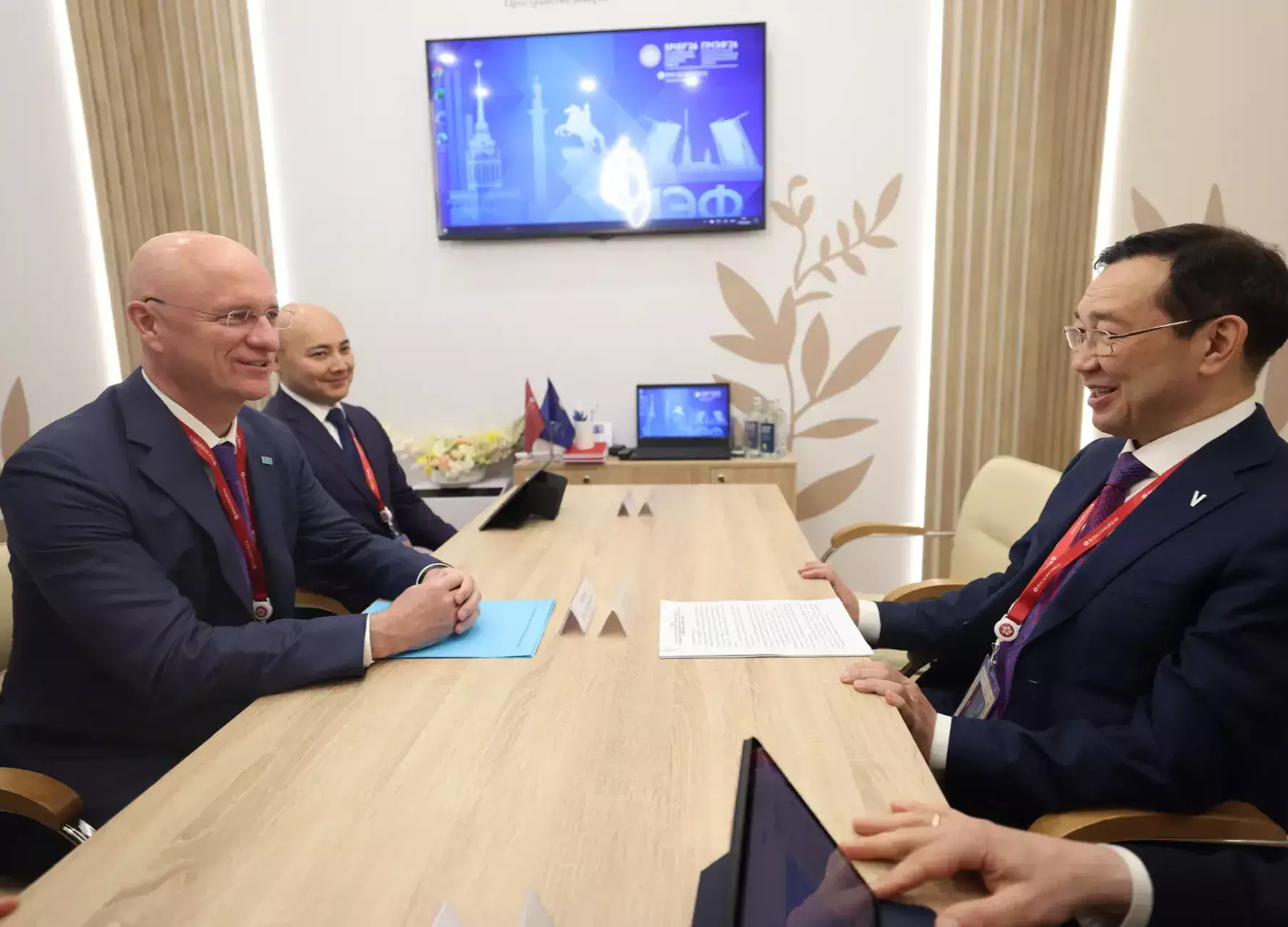 Якутия и Казахстан договорились о расширении сотрудничества на ПМЭФ-2026.