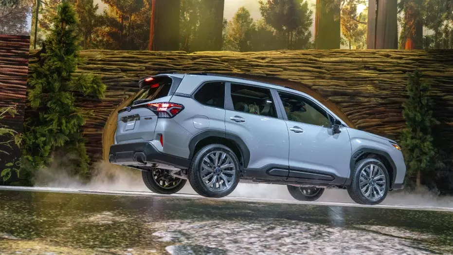 Subaru отзывает почти 70 000 внедорожников после отсоединения панорамных люков во время движения.