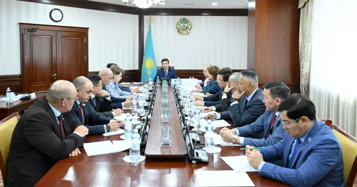   Мәжіліс бюджет туралы есепті қарайды   