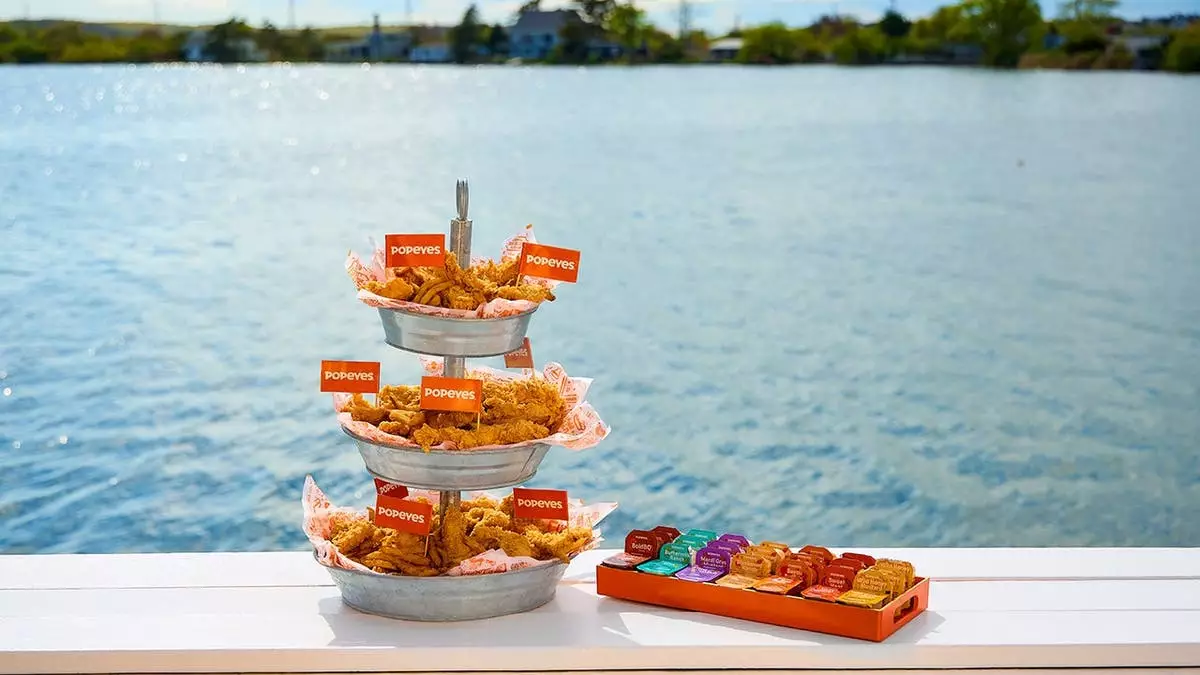 Popeyes занял место знаменитой башни с куриными стрипсами за 150 долларов в хэмптонском месте тусовки знаменитостей.