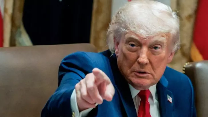 Трамп: Иранмен мәміле жасалады немесе қатаң әрекетке көшеміз