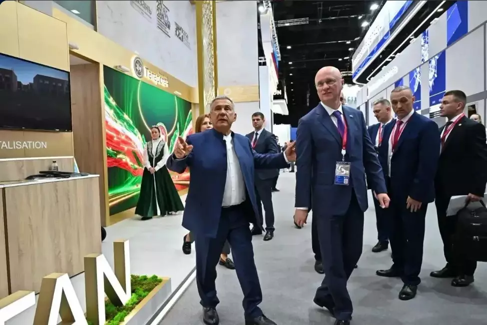 Раис Татарстана Минниханов обсудил с заместителем премьер-министра Казахстана Романом Скляром перспективы совместных проектов.