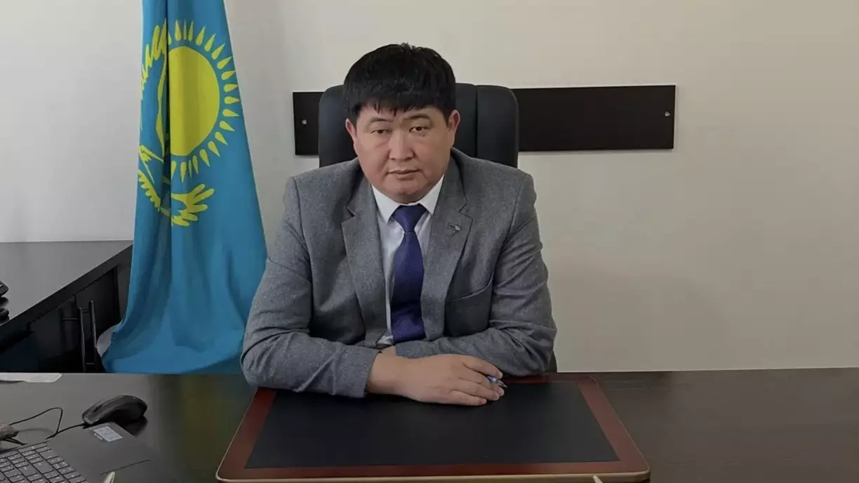 "Мектеп ремонты": Тонналап түсірілген бояуды қабырғаға кім жағуы керек?