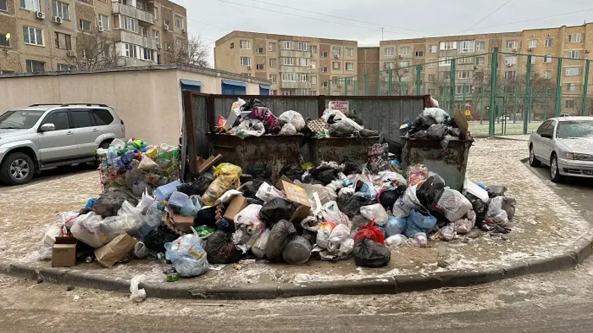 Баки трещат по швам: как казахстанцам заставить акимат навести порядок в своем дворе - новости на Lada.kz 06.06.2026