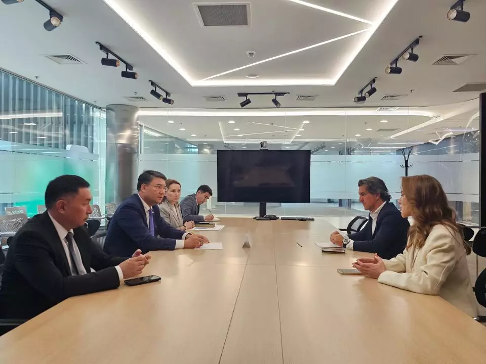 Казахстан и испанская группа Roca оценили ход строительства завода сантехники в Кызылорде.