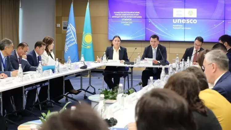  Ерлан Қарин ЮНЕСКО және ИСЕСКО істері жөніндегі ұлттық комиссияның отырысын өткізді 