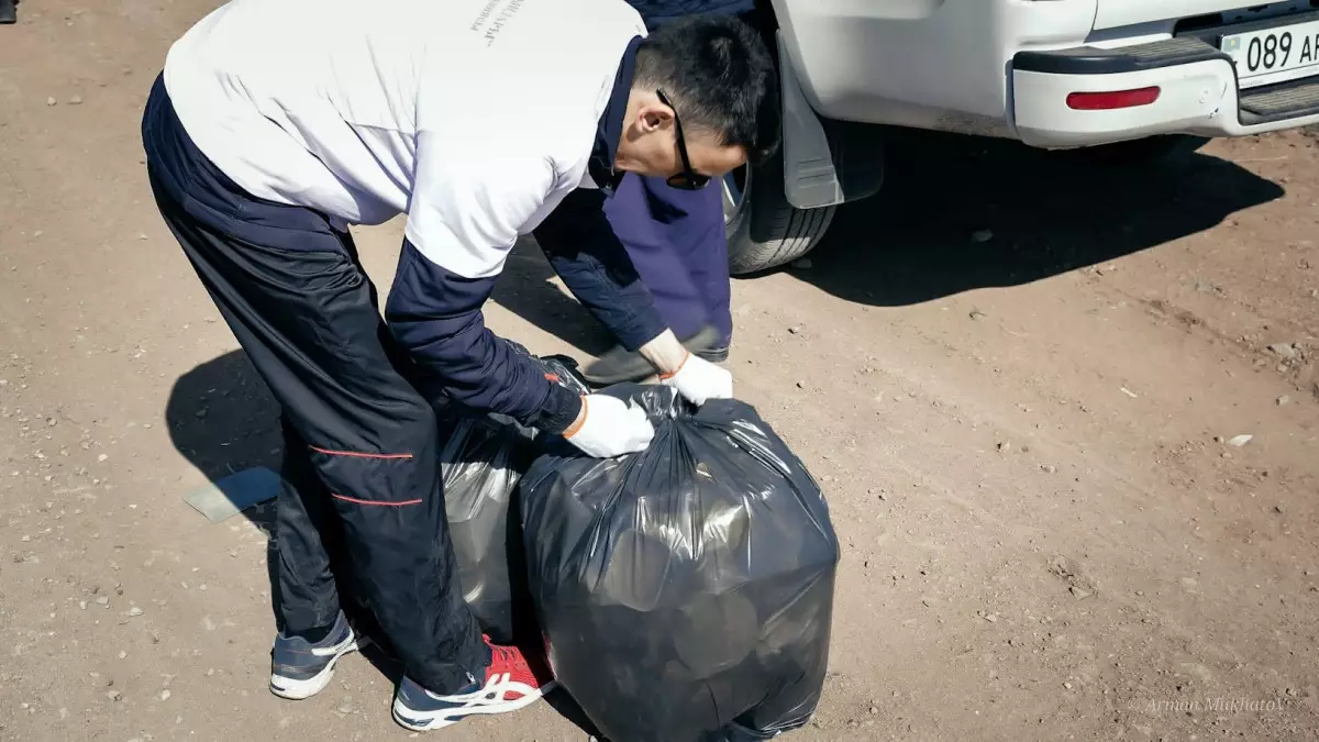 Алматыда бір күнде 1 мың текше метрден астам қоқыс шығарылды