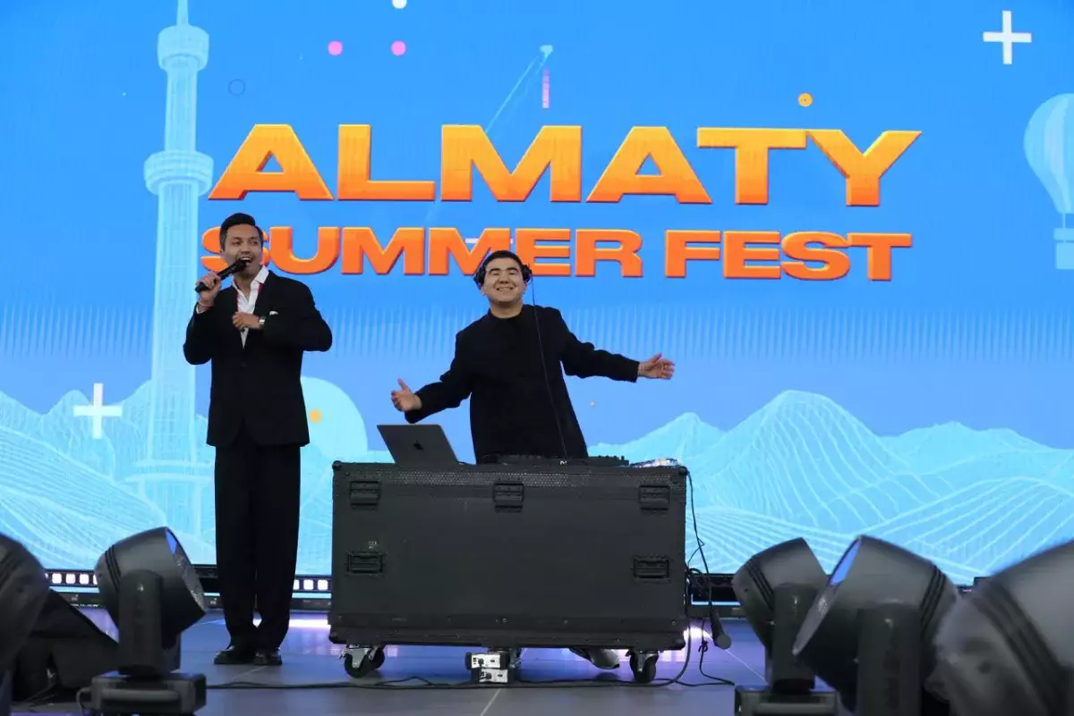 Алматыда жазғы маусым ашық аспан астындағы үлкен концертпен ашылды