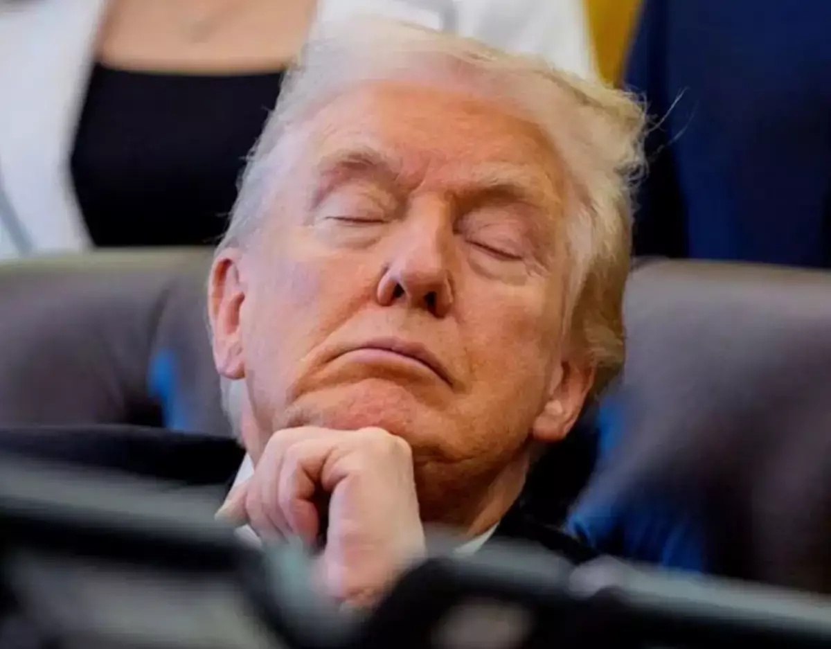 «Камеры сняли то, что пытался скрыть Белый дом»: врач заявил о внезапном инсульте Трампа прямо на брифинге - новости на Lada.kz 07.06.2026