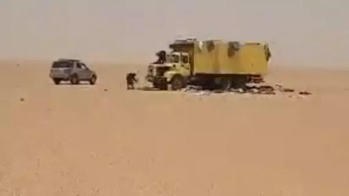 Почти 50 человек погибли в Сахаре из-за поломки грузовика