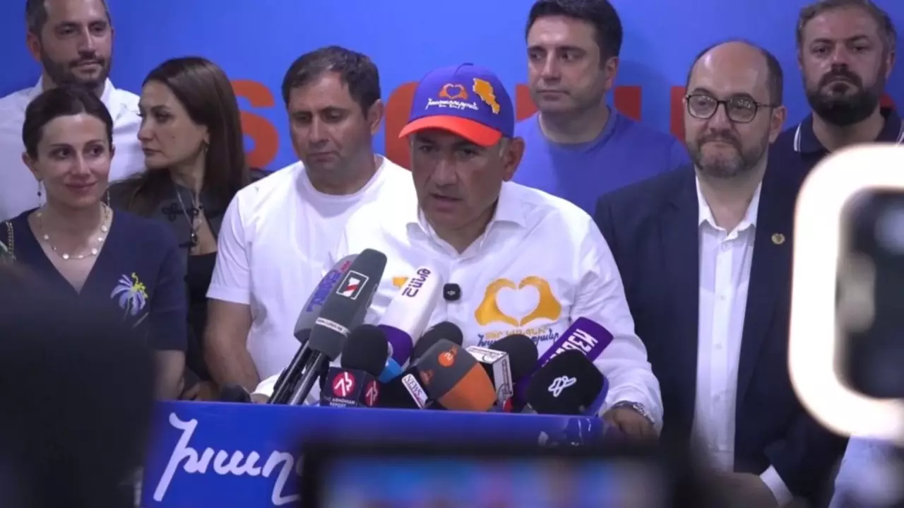 Пашинянның партиясы сайлауда жеңіп шықты