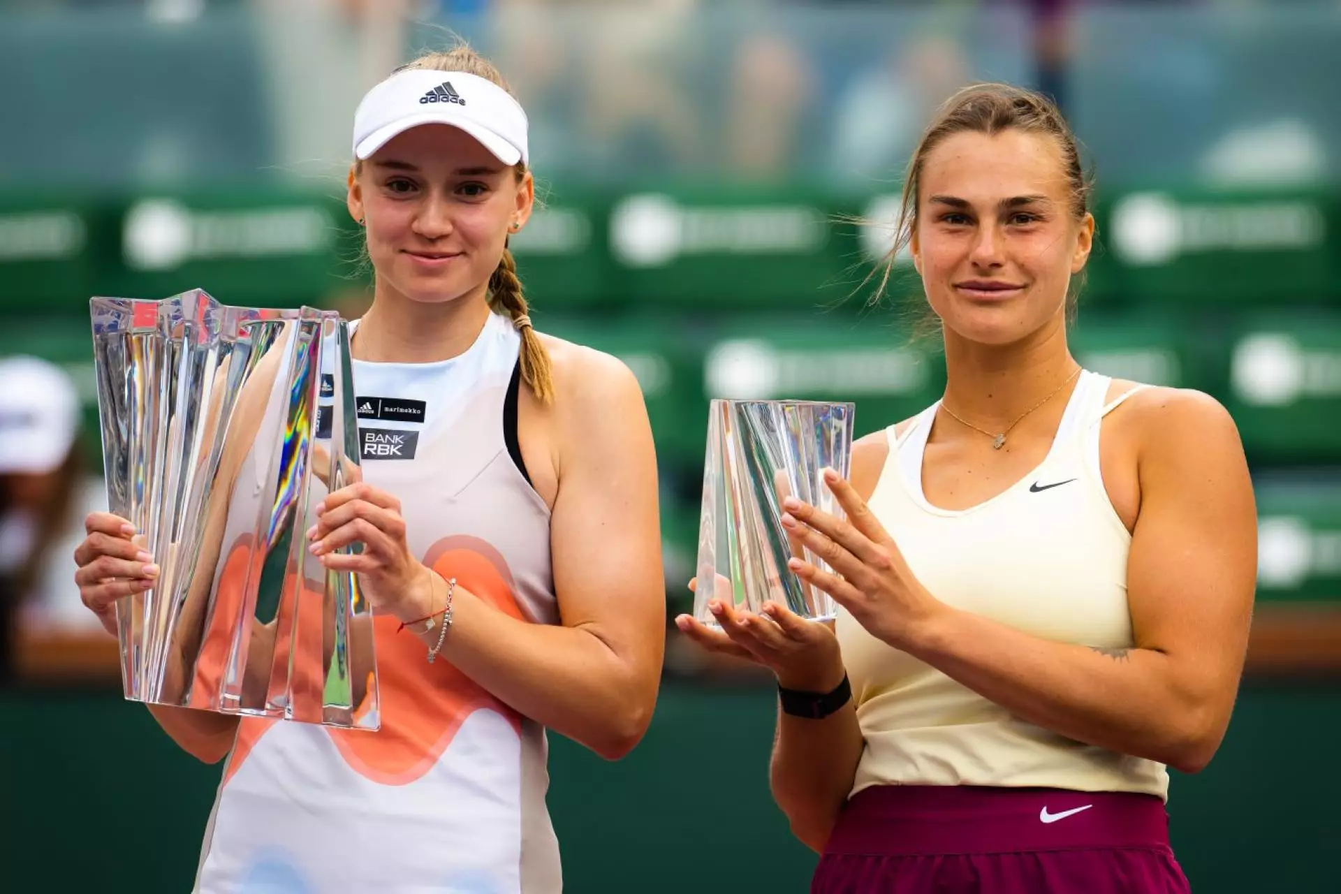 Рыбакина значительно сократила отставание от Соболенко в рейтинге WTA