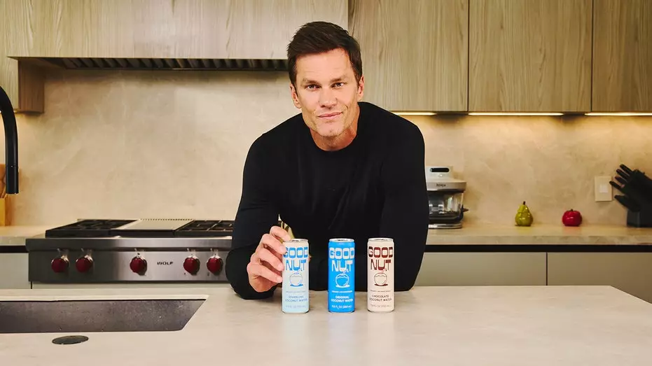 Том Брэди запускает линейку кокосовой воды Good Nut совместно с Gopuff на рынке, который к 2030 году достигнет 11 миллиардов долларов.