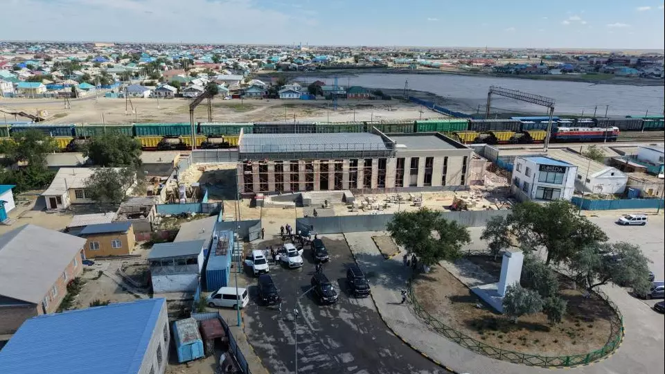 В Арале строят новый железнодорожный вокзал за 1,5 млрд тенге