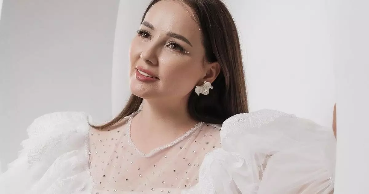   Әнші Жазира Байырбекова тегін өзгертті   